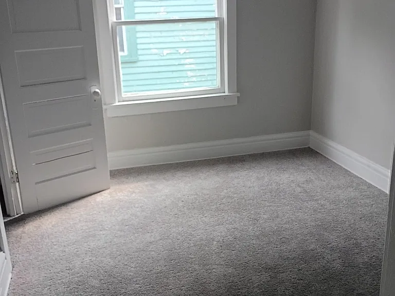 2465 Lawton Ave — Photo 18