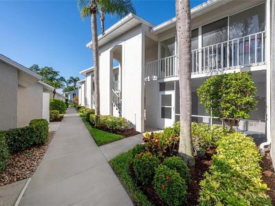 433 Country Hollow CT #C105, Naples, FL, 34104