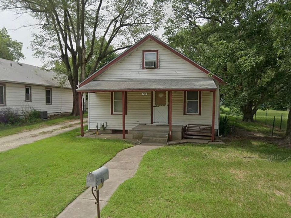 1st image of 119 SE 8th St