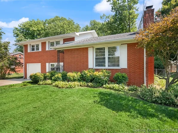104 W Maplewood Drive, Clarksville, IN 47129