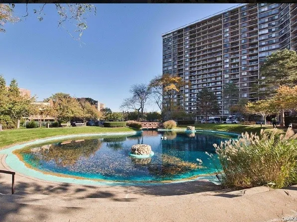 2 Bay Club Drive #6E, Bayside, NY 11360