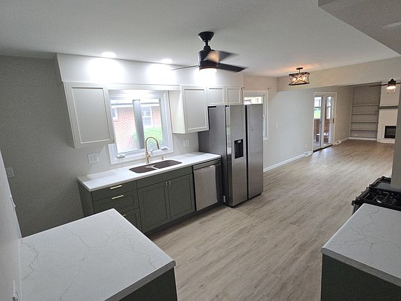 3rd image of 5625 Knollwood Rd