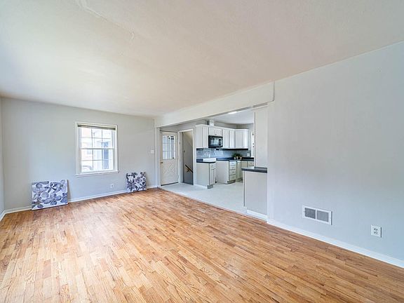 4th image of 1006 Baker Dr