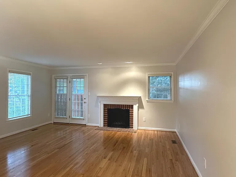 2120 N Tazewell Ct — Photo 13