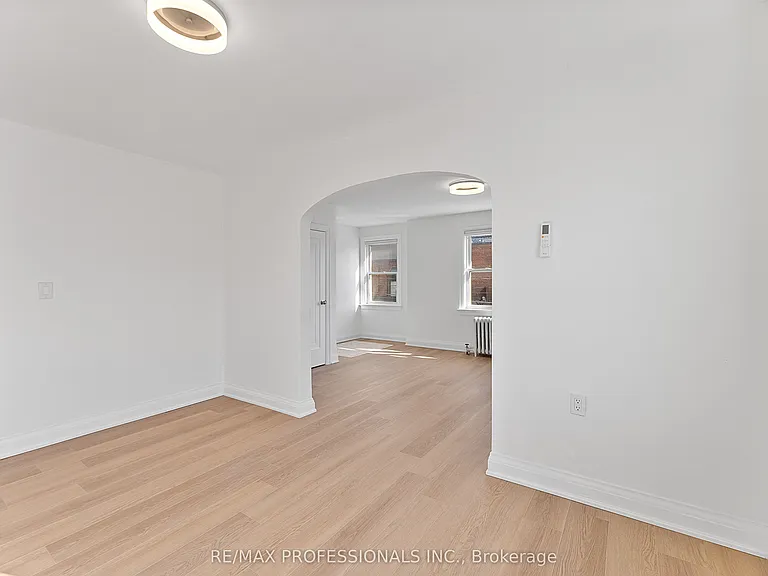 308 Jane St #UPPER — Photo 15