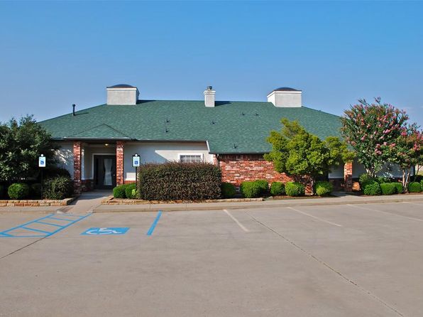 202 Sweetwater Dr #4B-2BA-1693SQFT