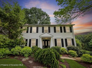 1410 Spyglass Ln, Clarks Summit, PA 18411