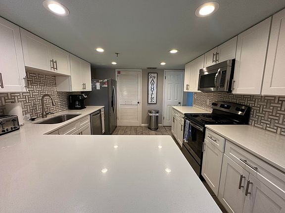 5th image of 1010 Highway 98 E Unit 204