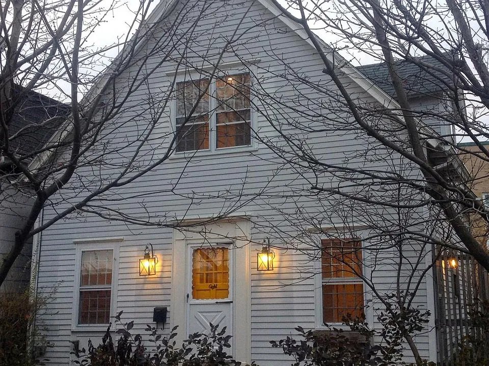8 Central St