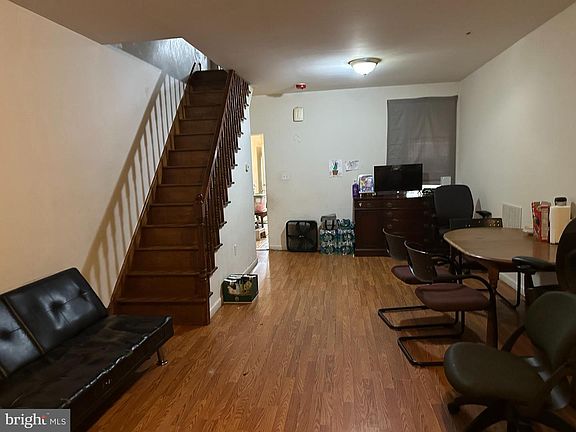 4th image of 434 Daly St
