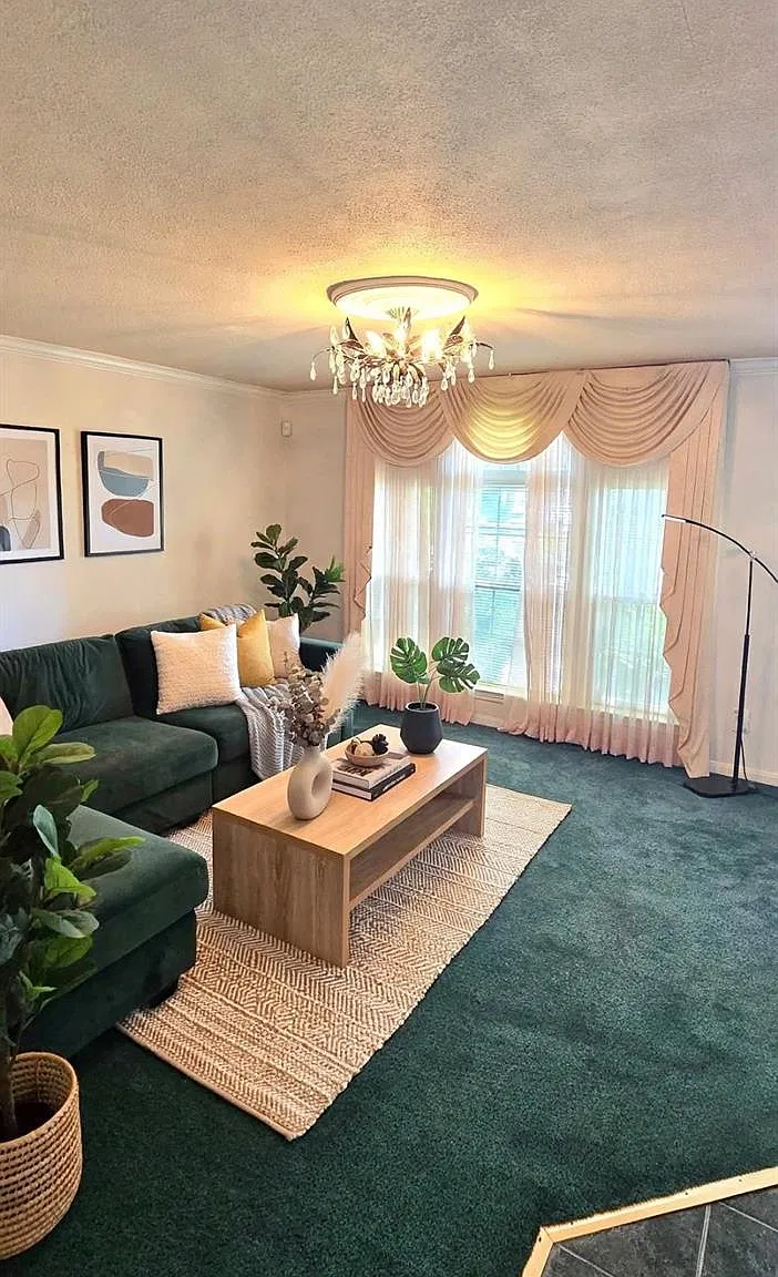 3 bed, 2.5 bath, 1729 sqft, $1,700 — Photo 2