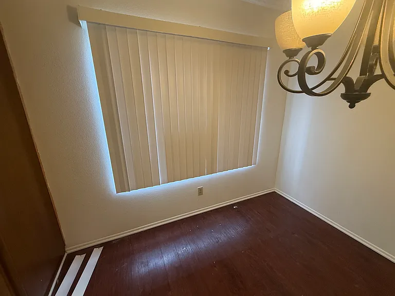 21815 Saticoy St #35 — Photo 8