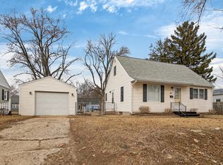240 Renrose Ave, Loves Park, IL 61111