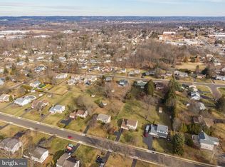 13 Glen Rd, Lansdale, PA 19446