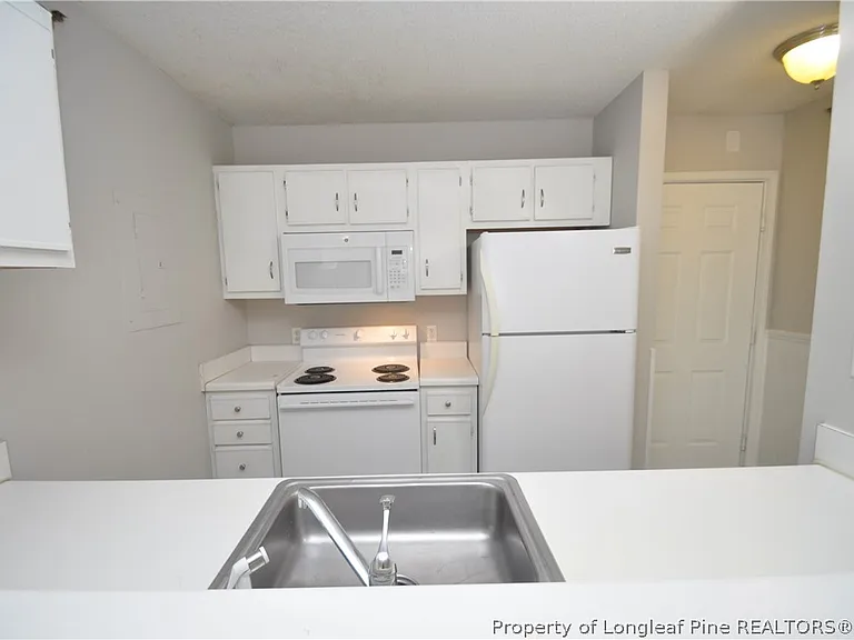 1500 Graduate Ln #304 — Photo 8