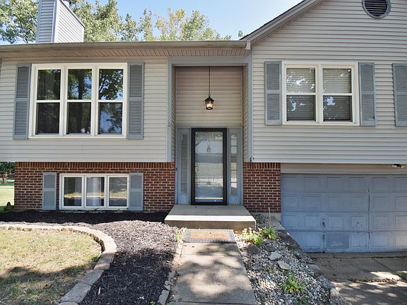 3rd image of 647 Regent Rd