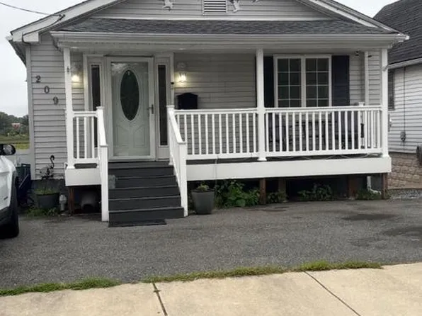 209 Edgewater Ave, Westville, NJ 08093