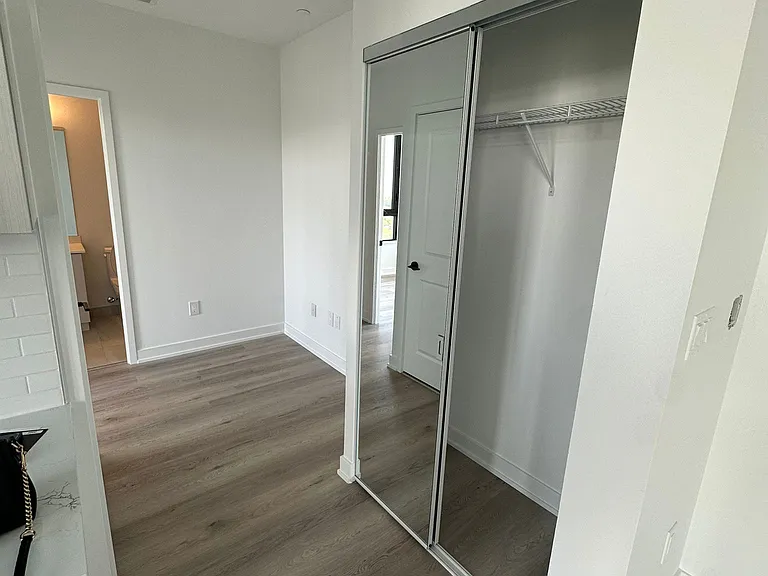 2075 Lakeshore Rd #2202 — Photo 7