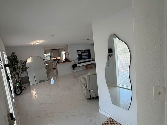 4th image of 2267 Aldridge Ave