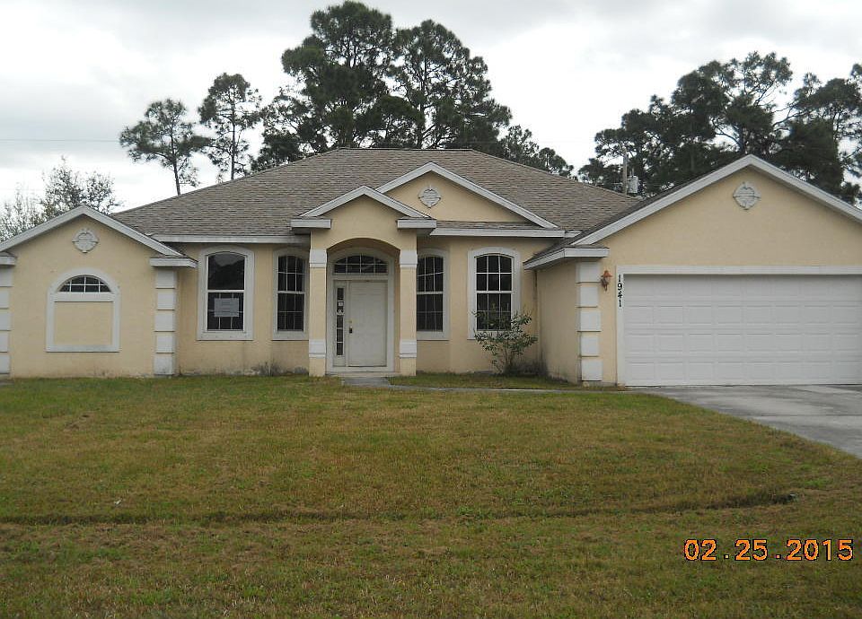Home For Sale In Port saint lucie
