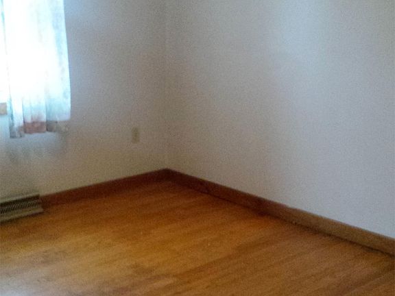 5th image of 336 Mankin Ave