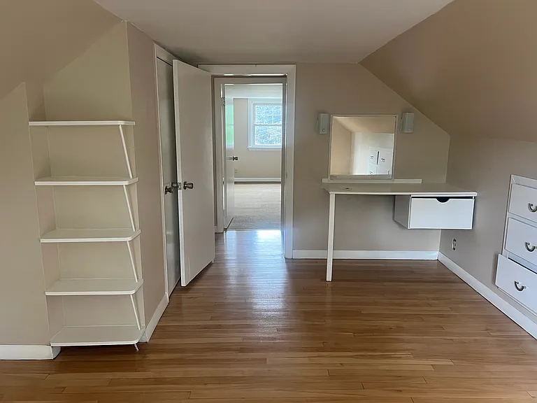 316 Russell St — Photo 10