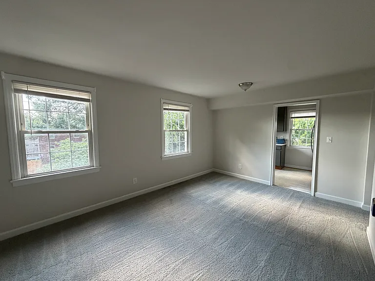 702 S Fayette St — Photo 2