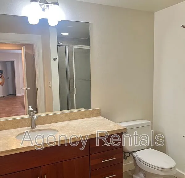 600 Queen St #1404 — Photo 11