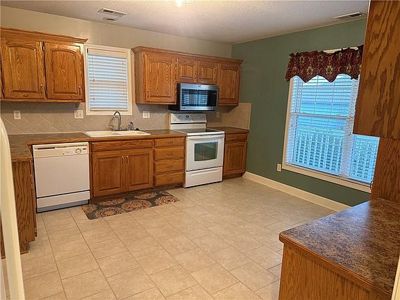 4th image of 905 Mercury Way