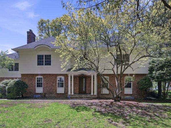 18 Tennyson Dr