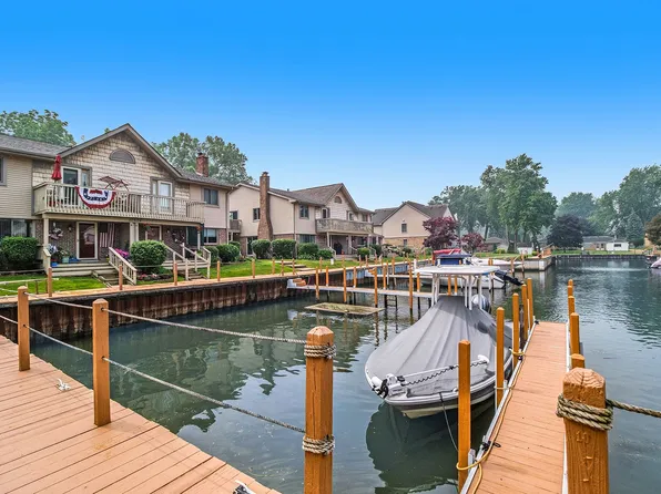 27862 Reo Rd, Grosse Ile, MI 48138