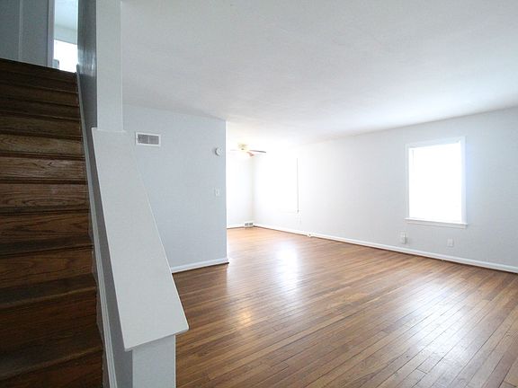 2nd image of 7543 Wyoming St