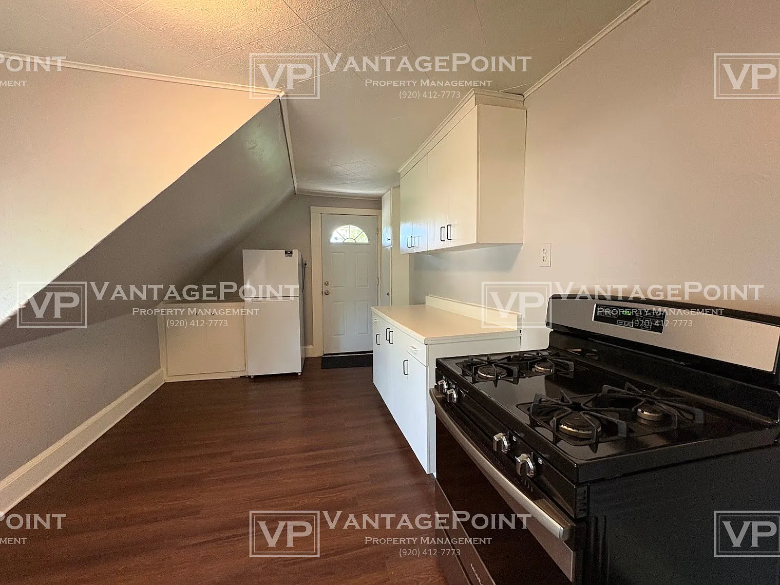 840 Shawano Ave - C — Photo 2