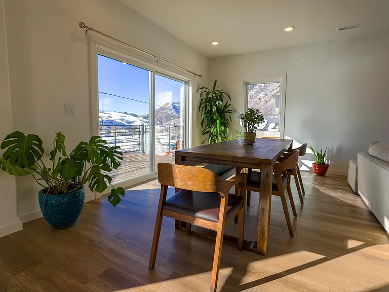 382 Taylor St — Photo 3