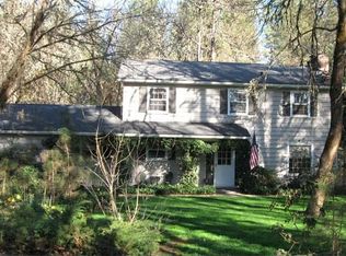 11390 Meadows Rd, Central Point, OR 97502