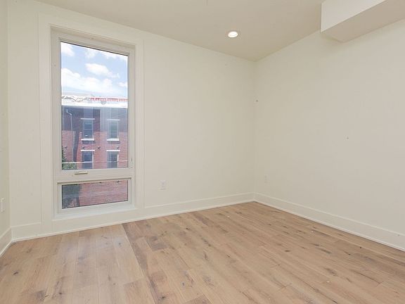 5th image of 2431-2435 Frankford Ave Unit 3
