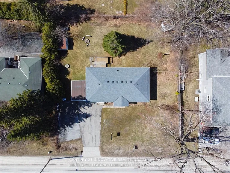 350 The Queensway S #MAIN — Photo 25