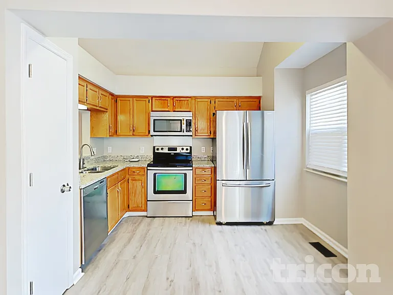 5713 Briarwick Ct — Photo 5