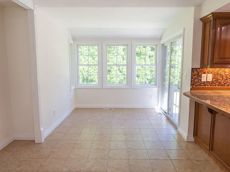 25218 SE 31st Pl — Photo 8