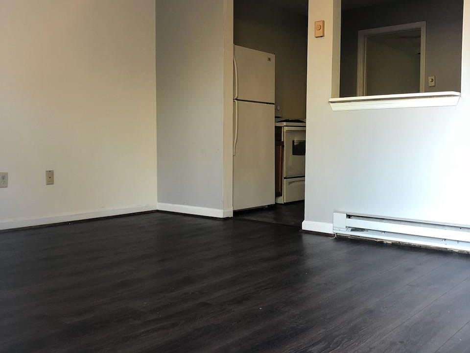 2nd image of 271 Glenn Bridge Rd #10