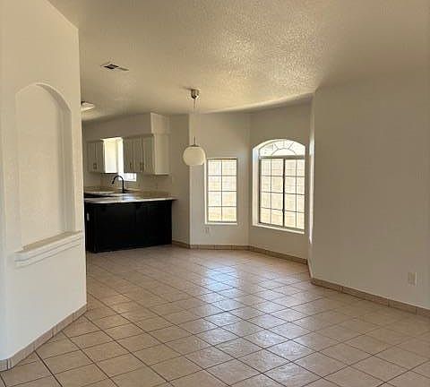 3rd image of 2078 E Mendez St