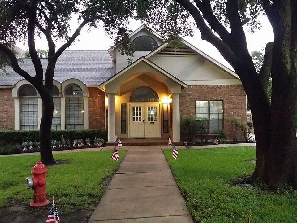 2nd image of 358 Arbor Crest Ln