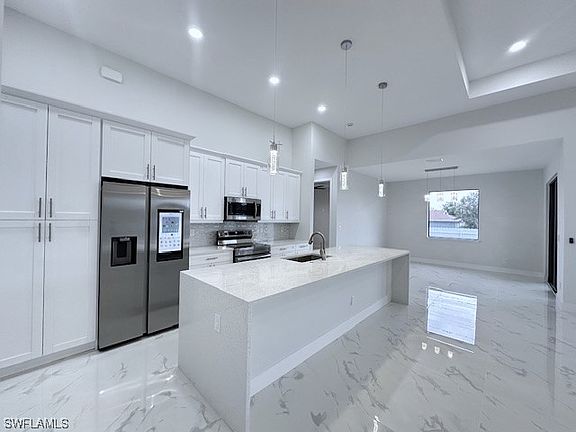 4th image of 330 NE 10th St
