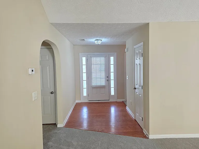 233 Overlook Dr — Photo 2