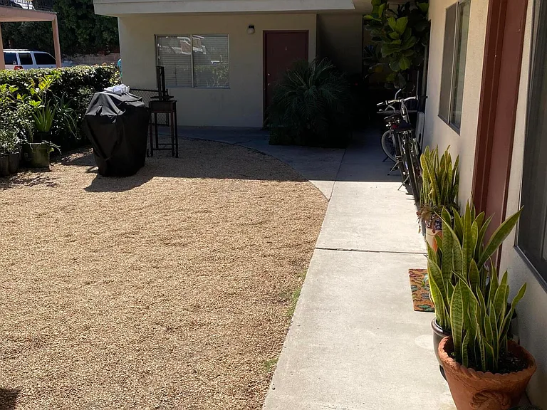 966 Concha Loma Dr #4 — Photo 7