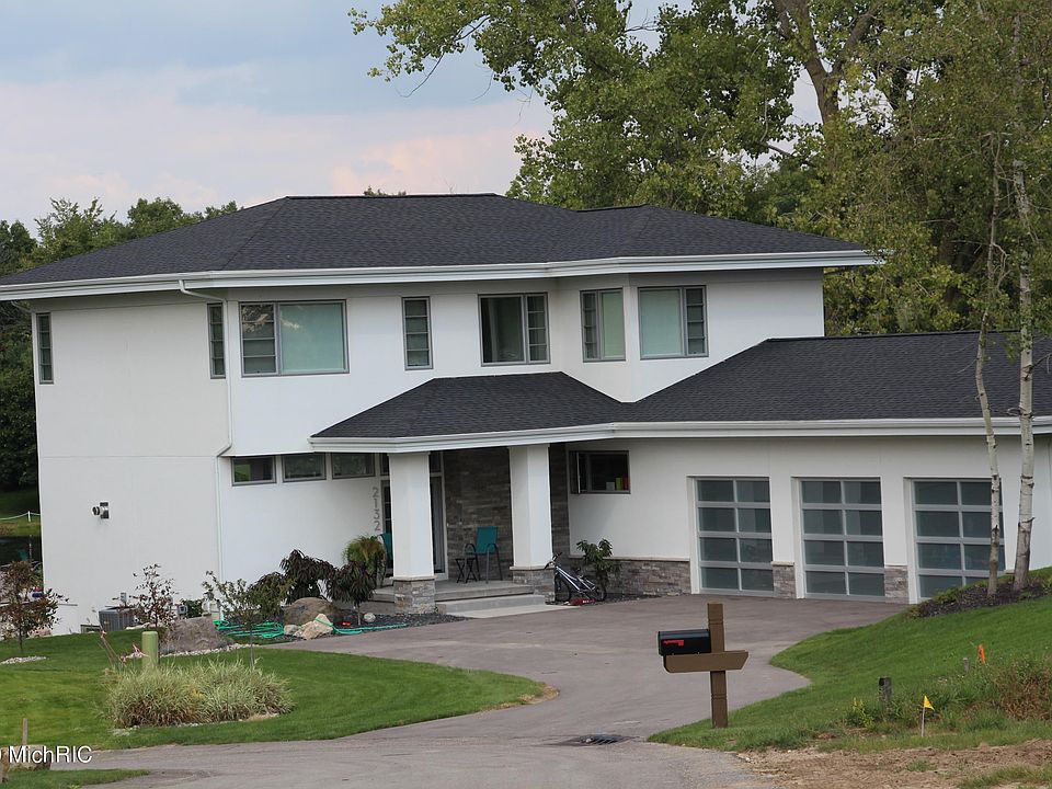 2nd image of 2124 Birch Hill Ct NE #33