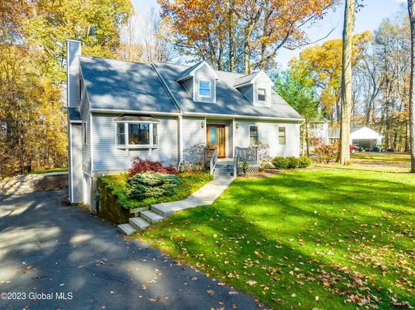 12 Davis Place, Colonie, NY 12110