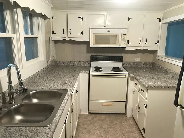 2501 Monroe St — Photo 7