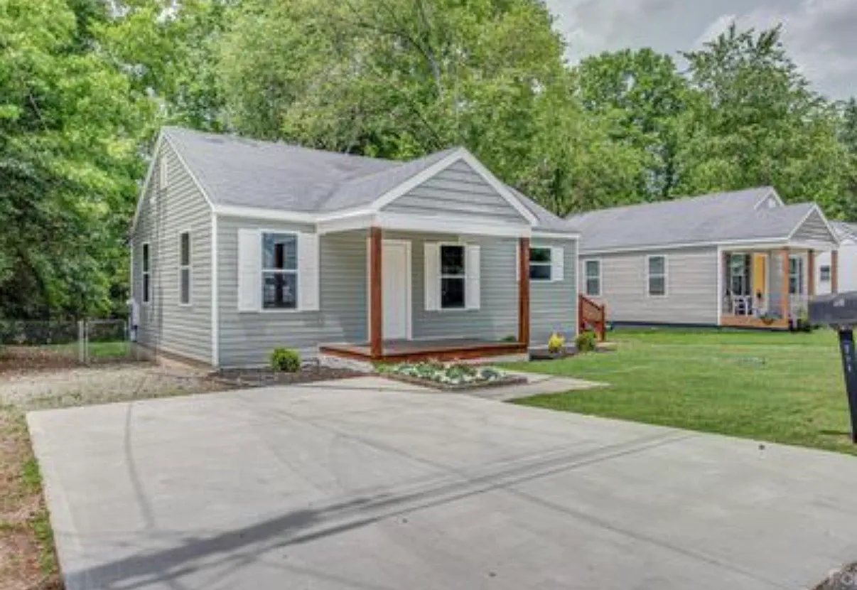 2 bed, 713 sqft, $1,800 — Photo 1