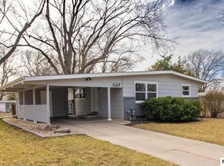 467 Steinway Rd, Lincoln, NE 68505